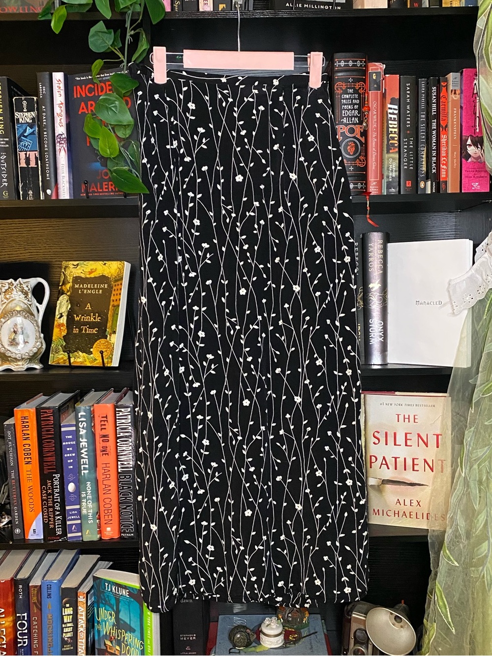 Beautiful Vintage 90’s Witchy Whimsygoth Goth Black & White Floral Maxi Skirt